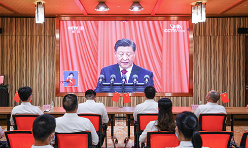 “勠力同心， 勇毅前杏妆  <br>整个党员集中收看二十大开幕盛况
